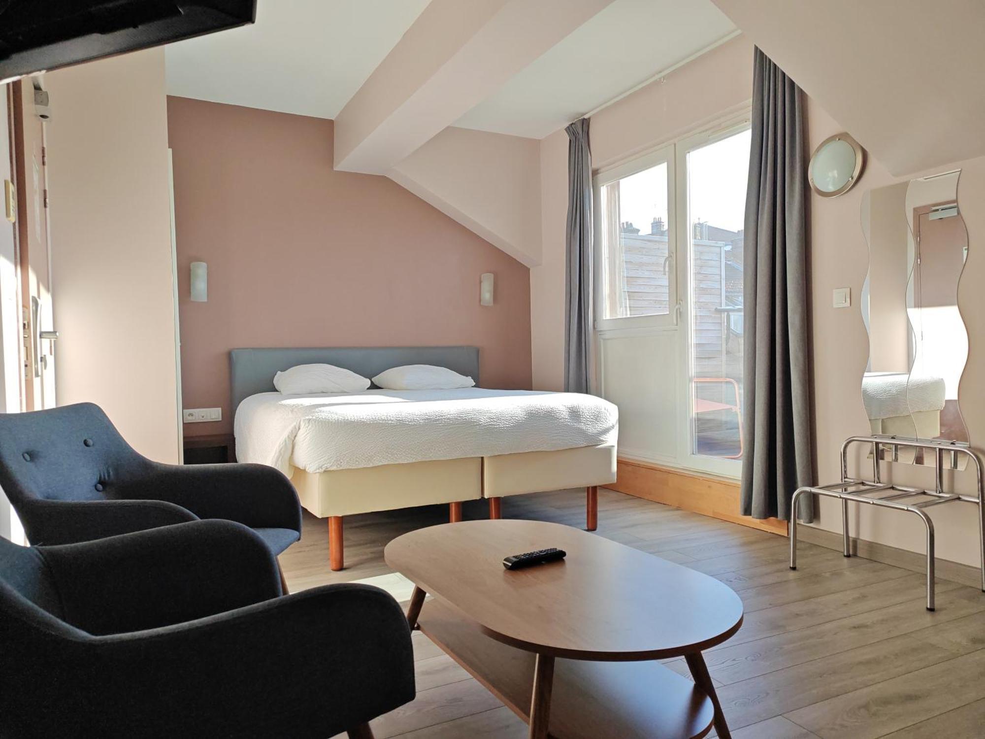 Urban Style, Hotel Le Cheval Noir, Saint-Etienne Exteriör bild