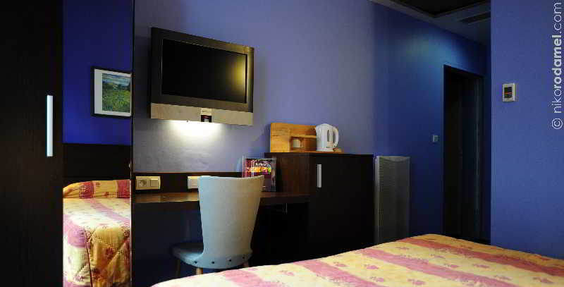 Urban Style, Hotel Le Cheval Noir, Saint-Etienne Exteriör bild